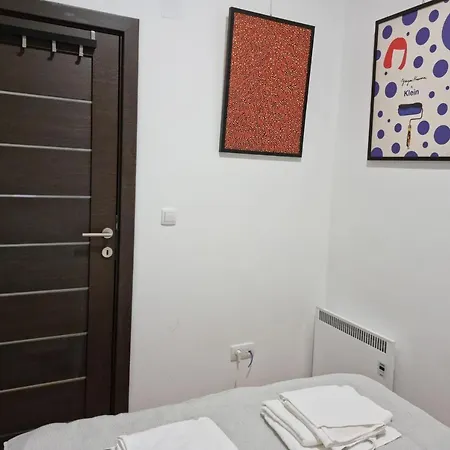 Kusama New Business Grade Comfort Apartment *